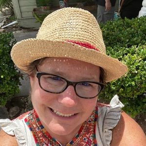 Meet your Posher, Kendra